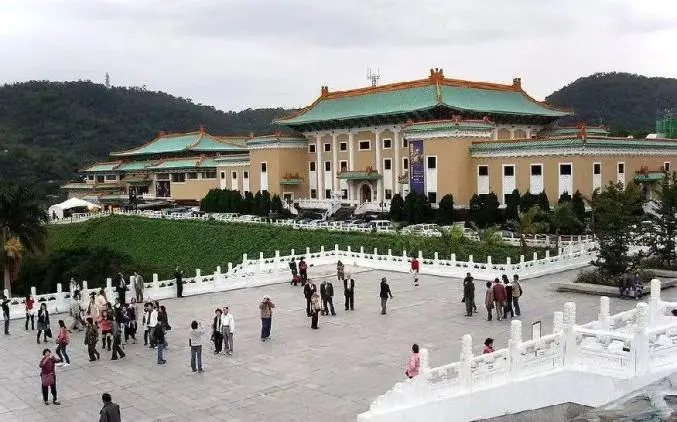 台北故宫否认将转移文物到美日，关于国宝安全问题还有哪些信息值得关注？