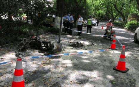 杭州因电动车爆炸受伤的女孩离世，其家属对此有何回应？