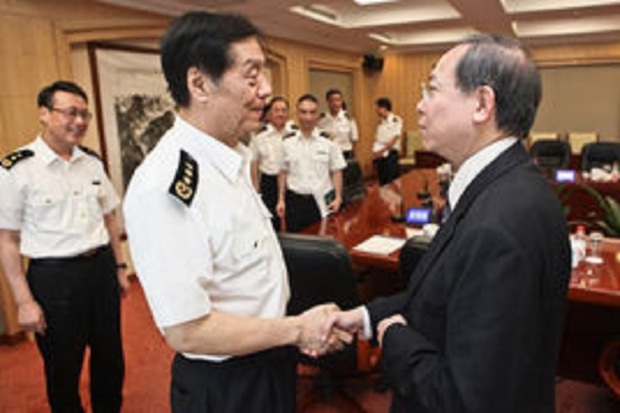 香港警务处长和保安局长谁的权力大?